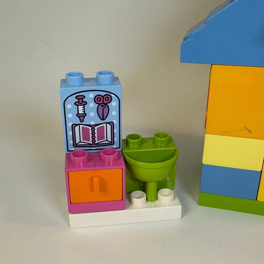 Lego Duplo Doc McStuffins Backyard Clinic 10606‎ Near Complete